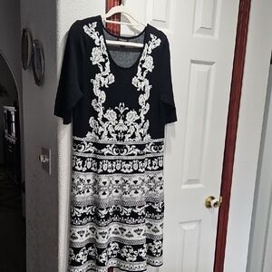 Roz & Ali Monochrome Knit Top. From dress barn.